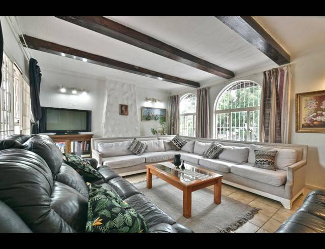 5 BEDROOM HOUSE FOR SALE IN GLENVISTA